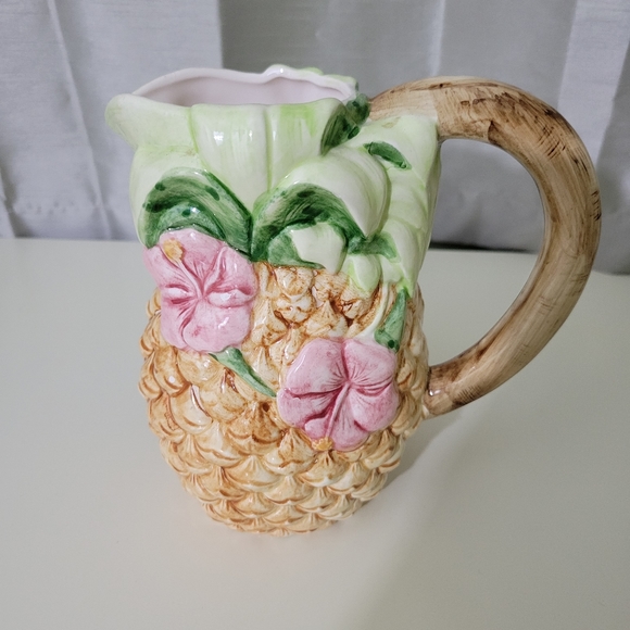Vintage hand painted pineapple 🍍 pitcher jug - Picture 1 of 8